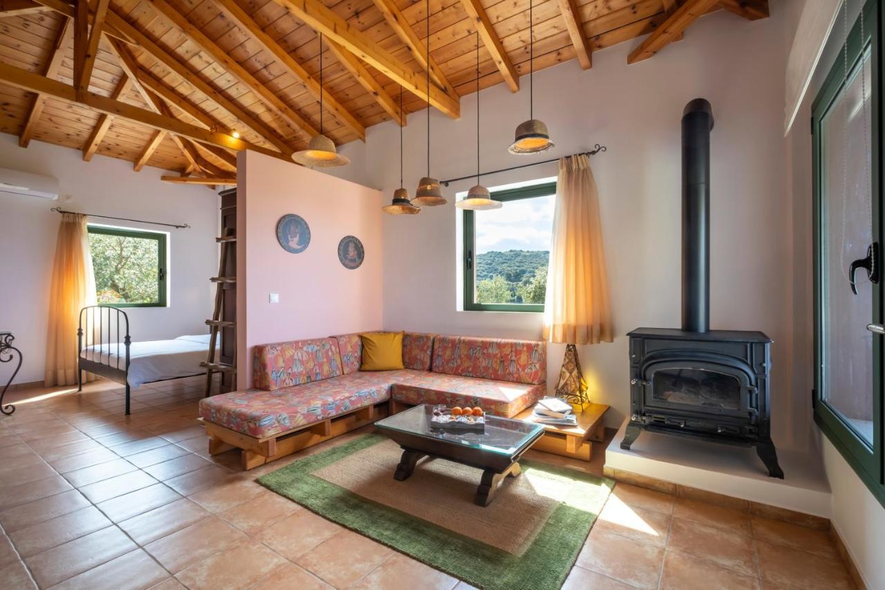 Chamaloni Cottages Finikounta Exterior foto