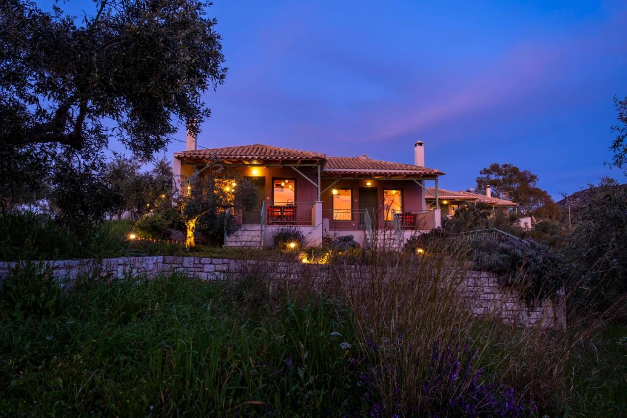 Chamaloni Cottages Finikounta Exterior foto